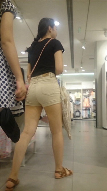 [雷神] [4K超清画质]性感紧身大臀马尾辫MM[MP4/689MB]