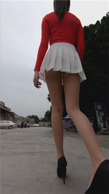 红衣短裙高跟美女 【套图+视频】