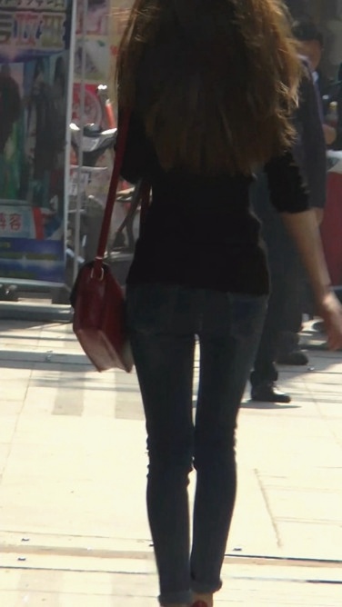 上楼梯的紧牛少女、蛇腰MM，极品[47.6M/MP4]