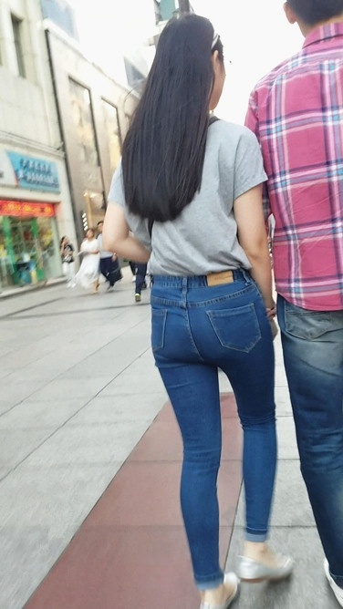 蓝色牛仔裤圆润翘臀MM [200M/MP4]