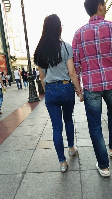 蓝色牛仔裤圆润翘臀MM [200M/MP4]