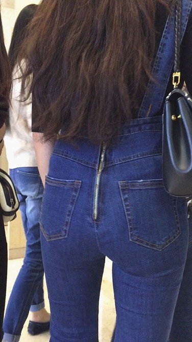 丰满紧身喇叭裤长发美女[211M/MOV]