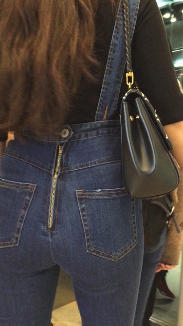 丰满紧身喇叭裤长发美女[211M/MOV]