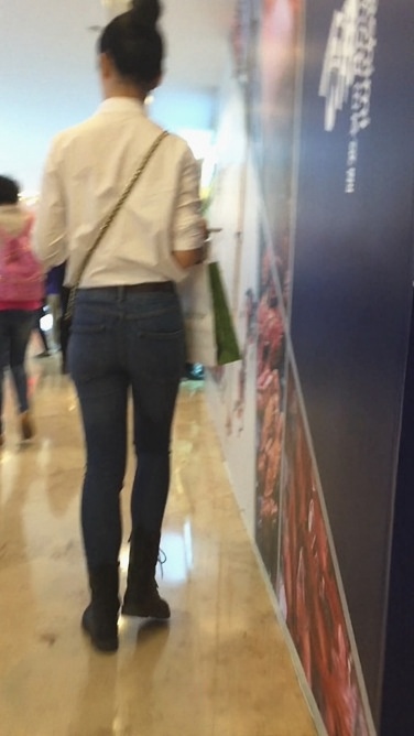 多角度拍摄的紧牛MM [90M/MOV]