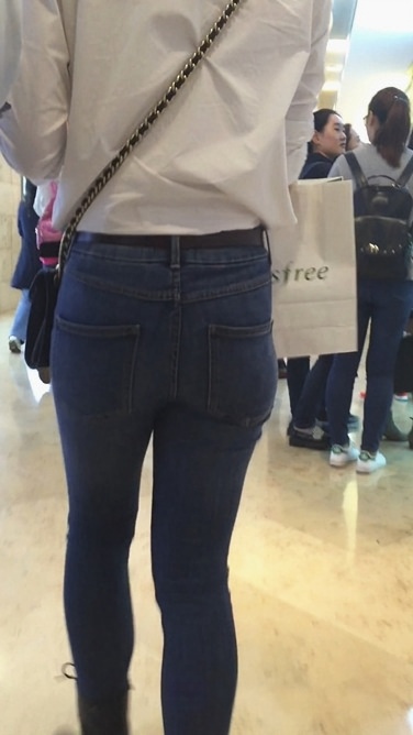 多角度拍摄的紧牛MM [90M/MOV]