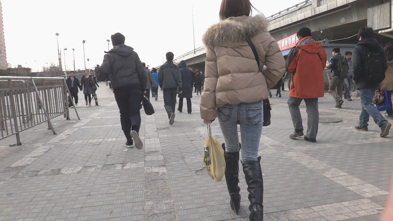 灰色紧牛长腿妹妹[142M/MTS]