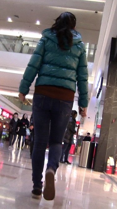 重口味牛仔裤熟妇步伐匆匆[178M/MTS]