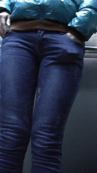 重口味牛仔裤熟妇步伐匆匆[178M/MTS]