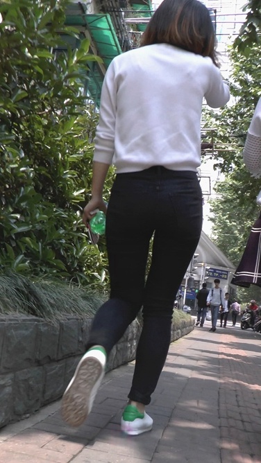 紧身黑色牛仔裤翘臀MM[274M/M2TS]