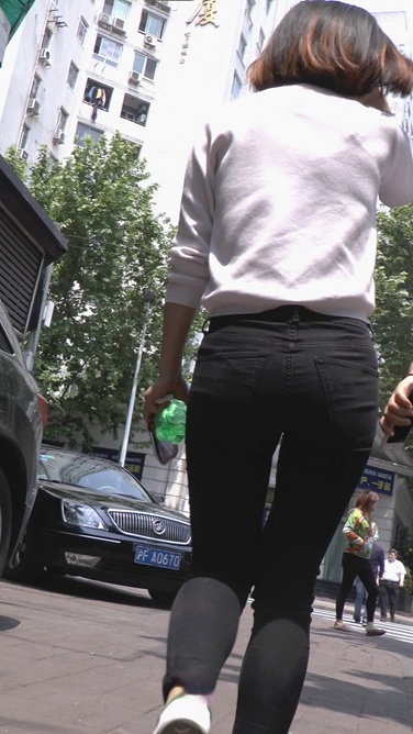 紧身黑色牛仔裤翘臀MM[274M/M2TS]