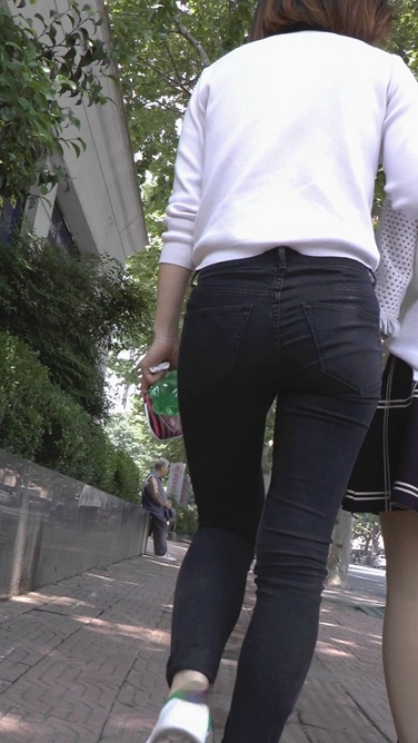 紧身黑色牛仔裤翘臀MM[274M/M2TS]