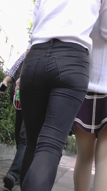 紧身黑色牛仔裤翘臀MM[274M/M2TS]