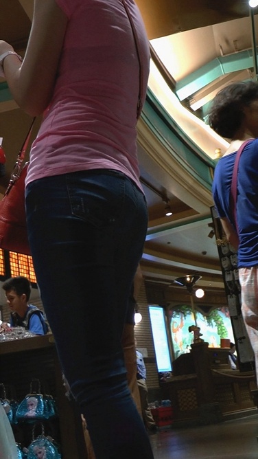 蓝色牛仔裤MM身材就是饱满[148M/M2TS]