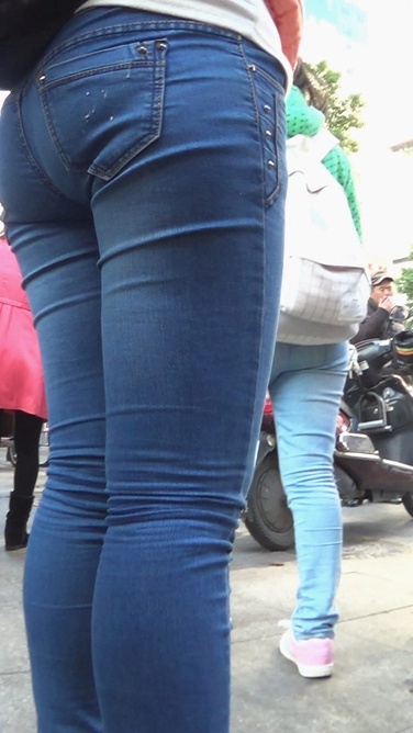 极品兰牛紧裹饱满肥大圆臀妹子[153M/MTS]