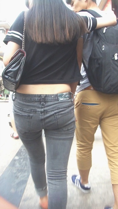 灰色路腰紧牛小妖精紧翘的臀部太迷人[317M/MP4]