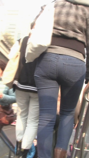 深蓝肥大圆臀紧牛洋妞[1.17G/MTS]