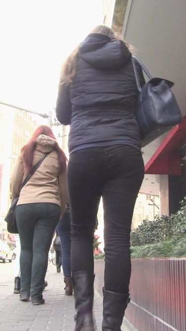 深蓝肥大圆臀紧牛洋妞[1.17G/MTS]