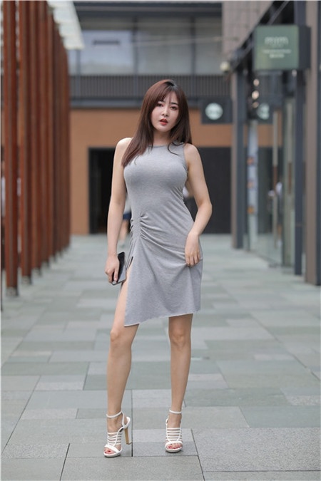 （套图）灰色连体裙美女(52P)[501M/JPG]