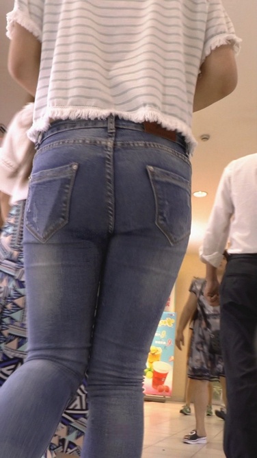 浑厚牛仔裤小妹逛超市[187M/M2TS]