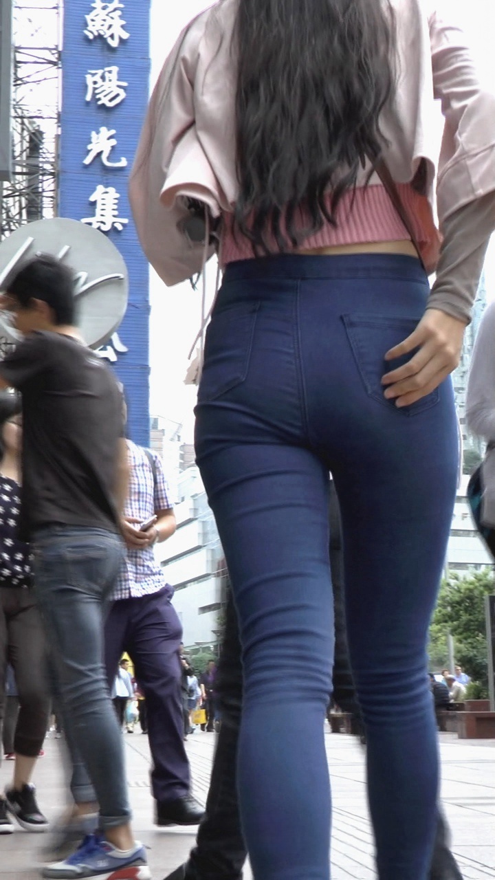 窈窕兰牛妹子身材好[265M/M2TS]