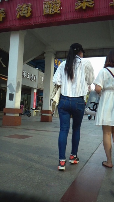 戴帽子的长发紧牛MM [504M/MTS]