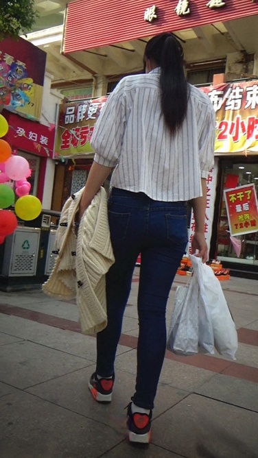 戴帽子的长发紧牛MM [504M/MTS]