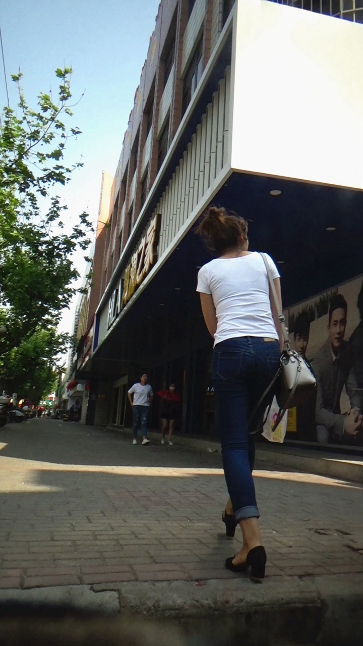 白衣牛仔裤MM [524M/MTS]