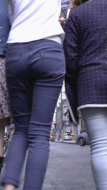 撑伞的兰牛MM，纤细的身材[333M/M2TS]