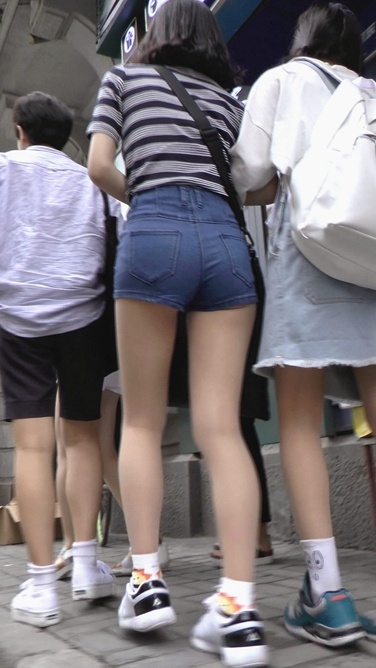 可爱牛仔热裤小妹[502M/M2TS]