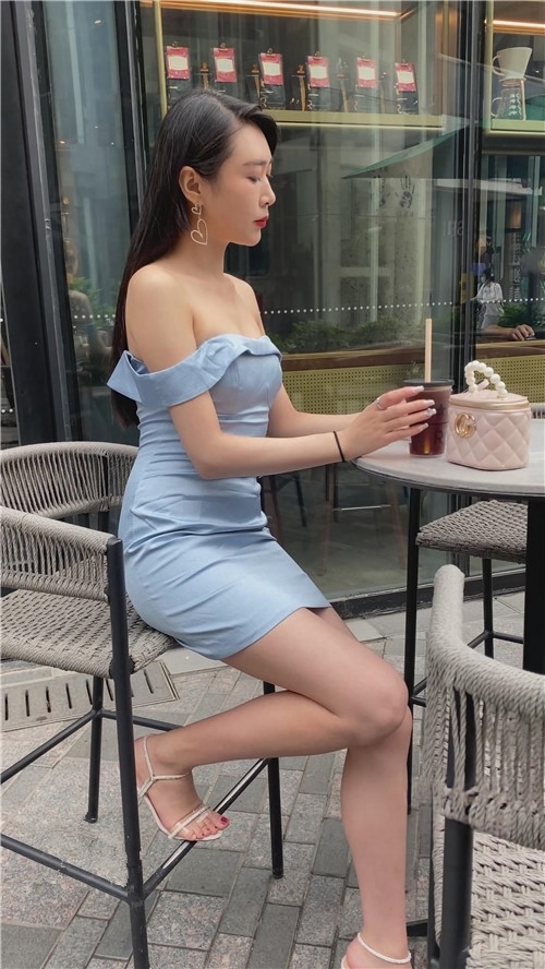 蓝裙美女[8.68G/MP4]