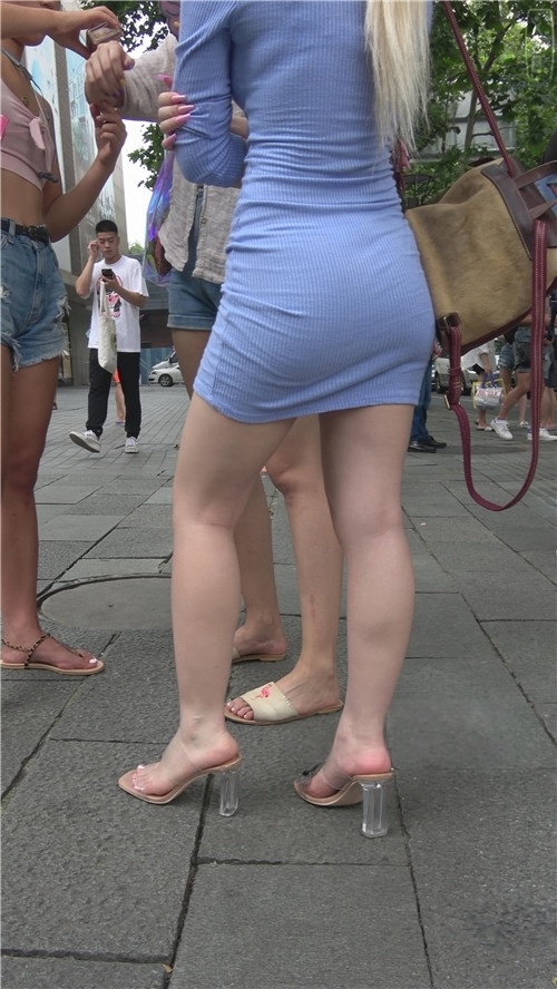 蓝色连体包臀裙[1.5G/MP4]