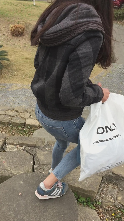 牛仔紧身小姐姐[2.89G/MP4]