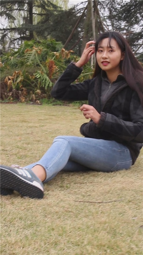 牛仔紧身小姐姐[2.89G/MP4]