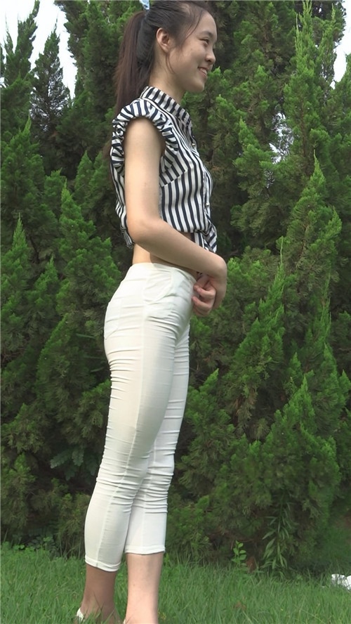 白色紧身裤小妹[5.47G/MP4]