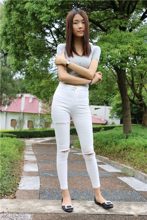 白色紧身裤小姐姐(98P)[344M/JPG]