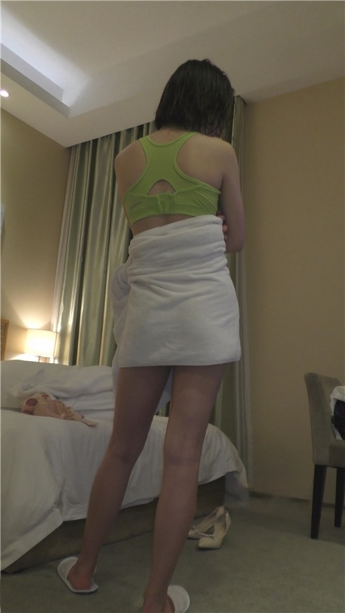 黑色短裤妹子[17.11G/MP4]