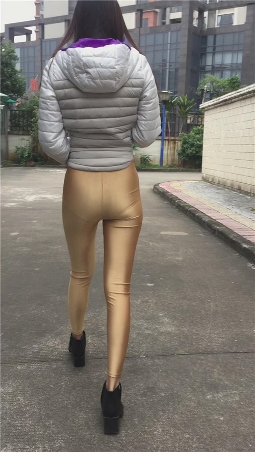 紧身裤妹子[1.31G/MP4]