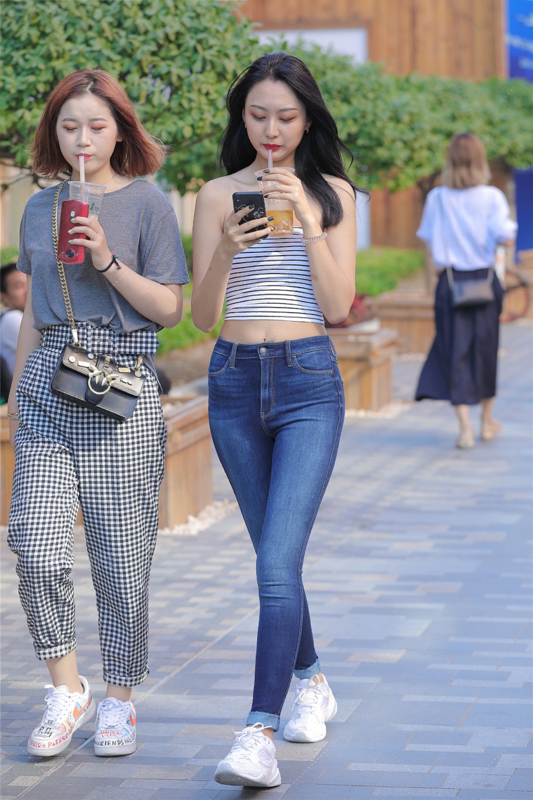 牛仔翘屯小姐姐（22P）