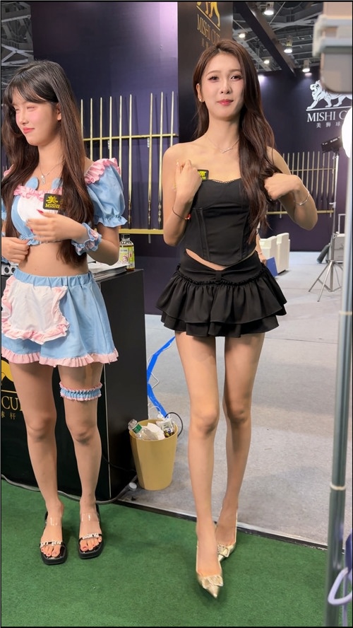 美腿彩月[1.78G/MP4]