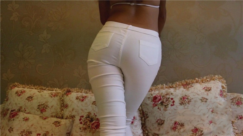 模拍性感的白裤紧身美女[2G/MP4]