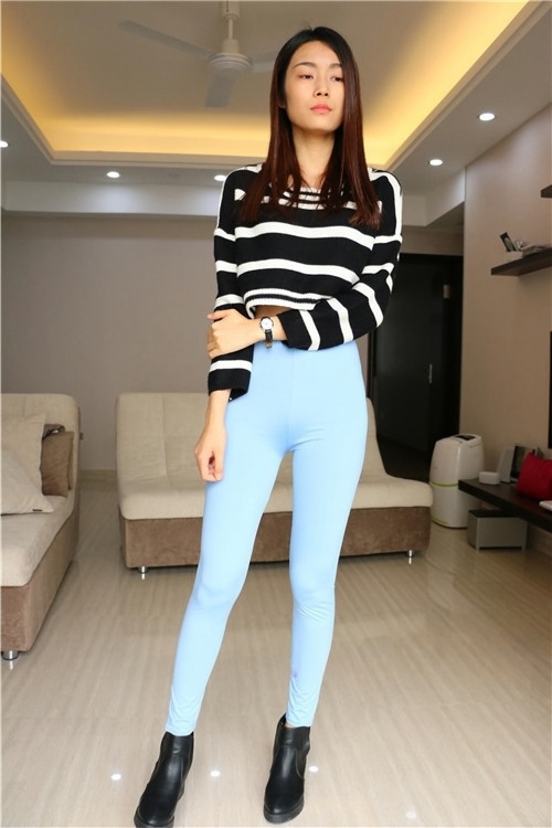 超紧蓝色紧身小妹【套图+视频】