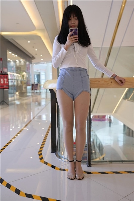 热裤的小默默【套图+视频】