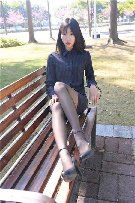 黑丝小姐姐【套图+视频】