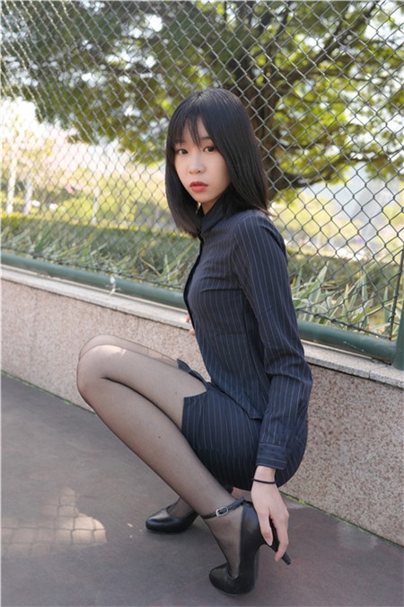 黑丝小姐姐【套图+视频】