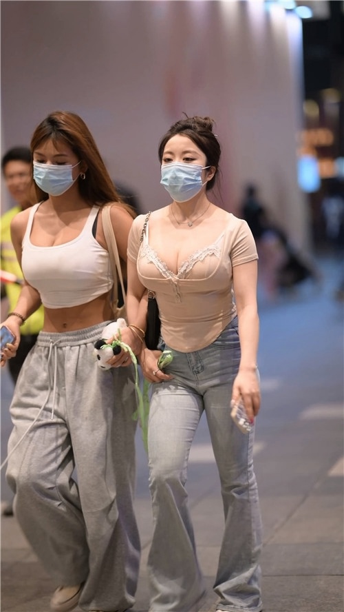 街边丰腴美女（上）[5.93G/MP4]