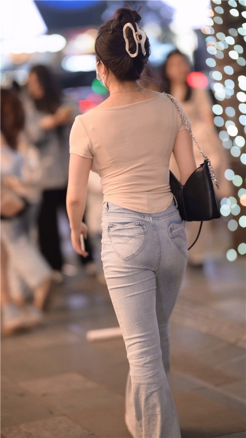 街边丰腴美女（下）[5.46G/MP4]