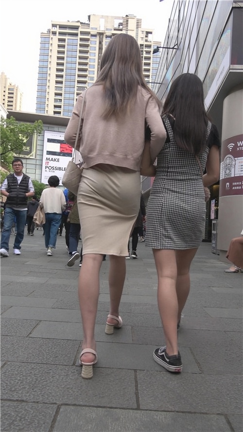 包臀裙小姐姐[1.31G/MP4]