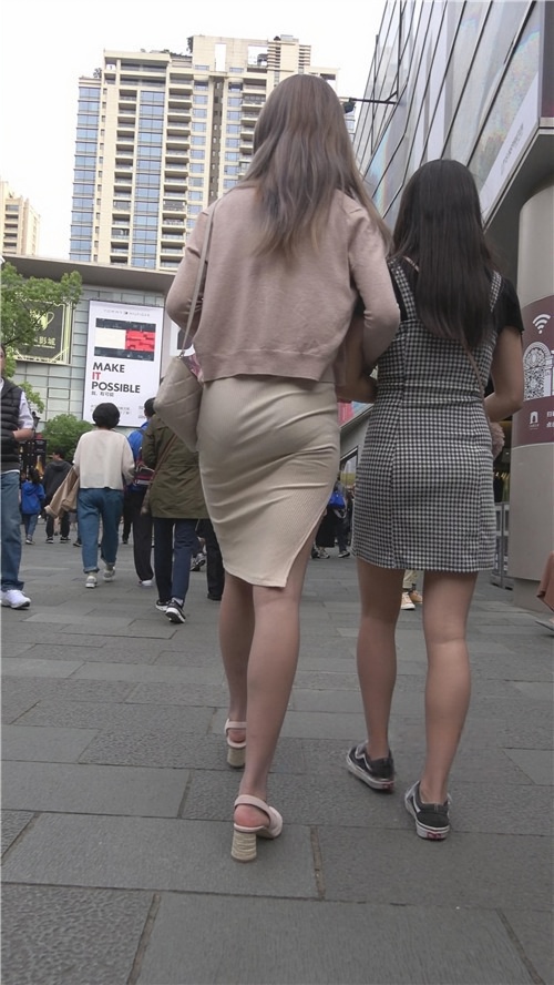 包臀裙小姐姐[1.31G/MP4]