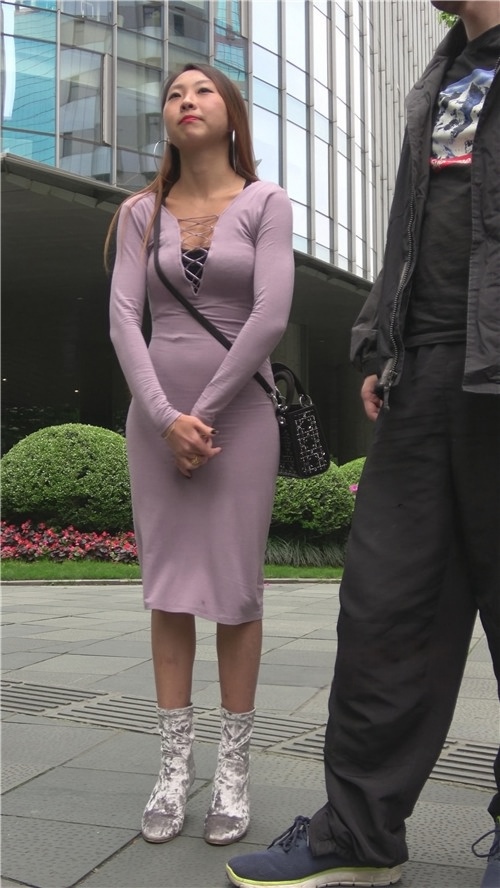 有个国外男友的连体包臀裙妹子[1.8G/MP4]