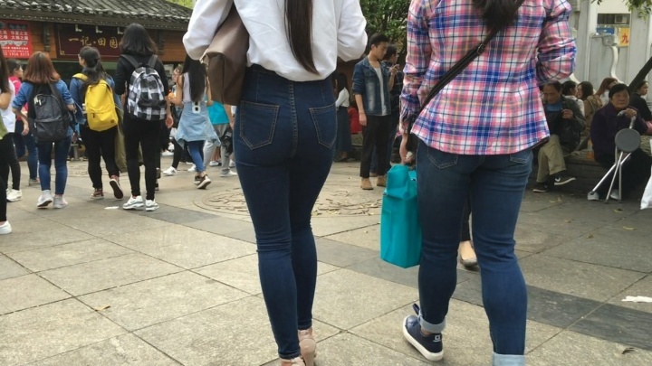 极品紧牛丰臀清秀小妹[MP4/3GB]